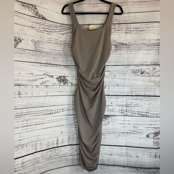 Twenty Montreal Dress Size Medium Midi ruched gray bodycon Jersey tank taupe - Picture 3 of 11